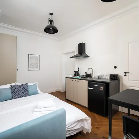 Metro Wilenski #2 By Bookinghost *